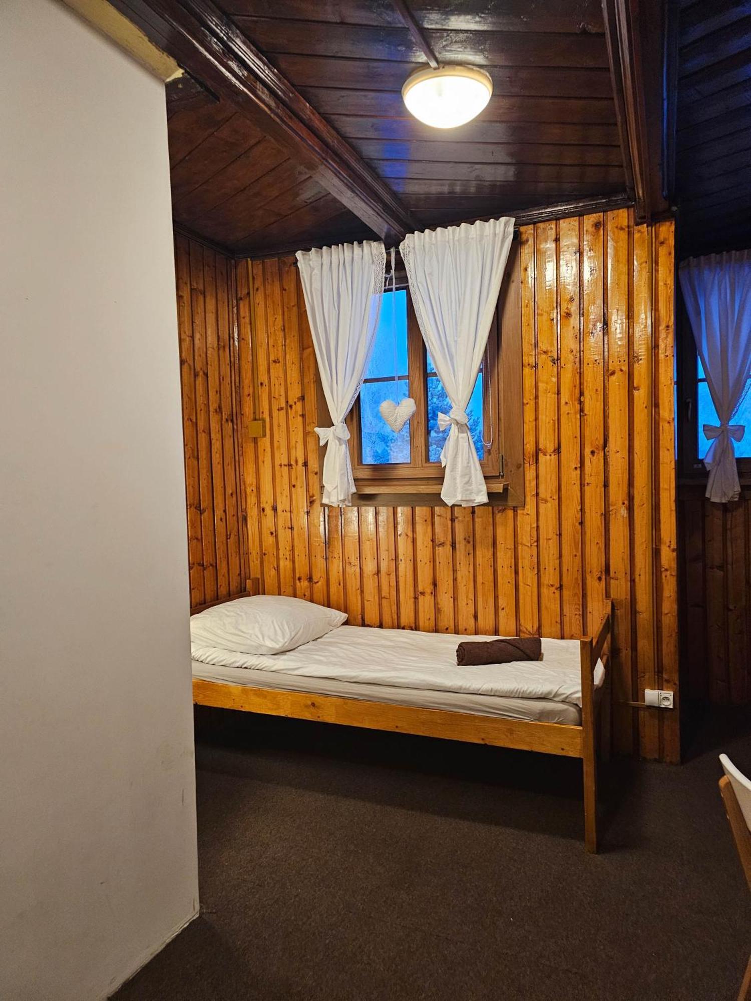 Schronisko Gosciniec Rownica Ustroń Exterior foto